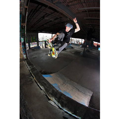 Triple 8 Certified Helmet SS Black Gloss w Zest